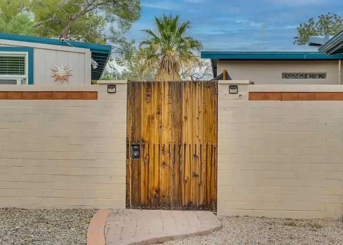 Private Pet-friendly Casita In East Holiday home