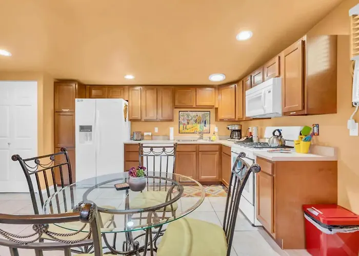 Private Pet-friendly Casita In East Holiday home